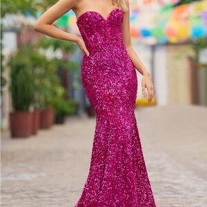 Sherri Hill size 0. Pink Sequin Strapless Dress